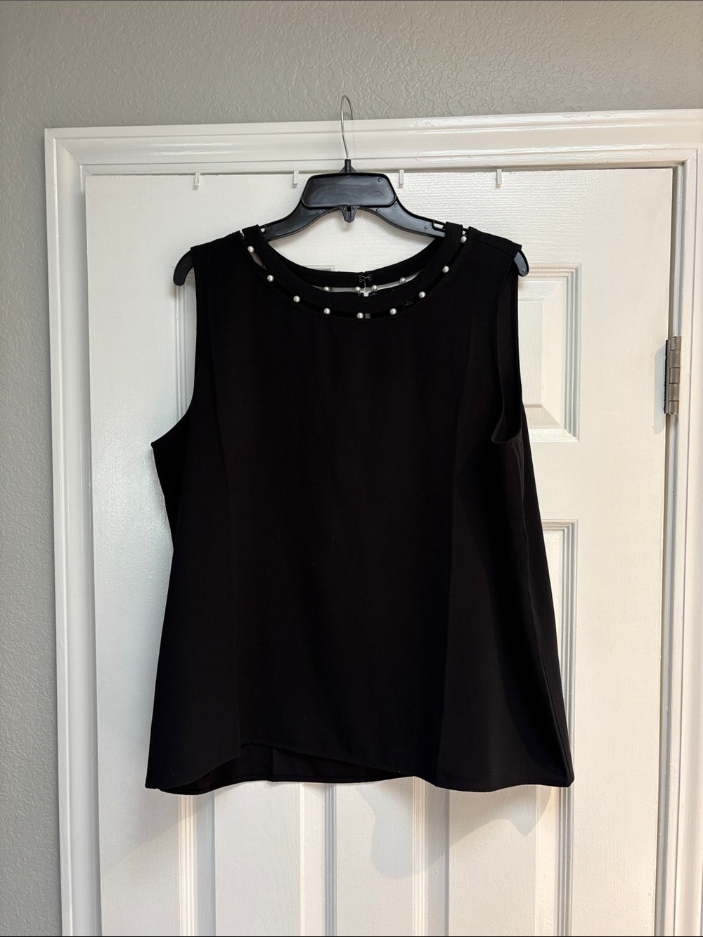 ANN TAYLOR Sleeveless Black Pearl-Trim Blouse - Women